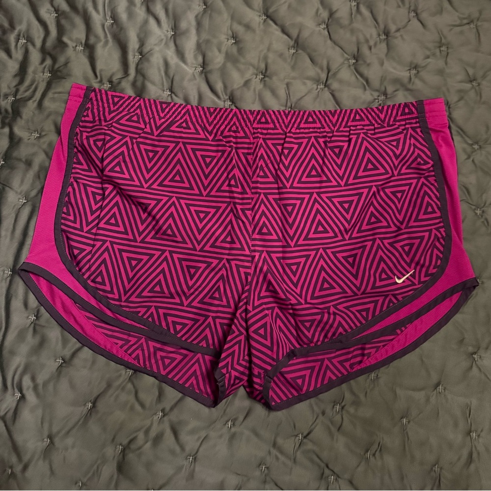 Nike Dri-fit Mid-2000s Women's Fuchsia and Purple Patterned Athletic Shorts